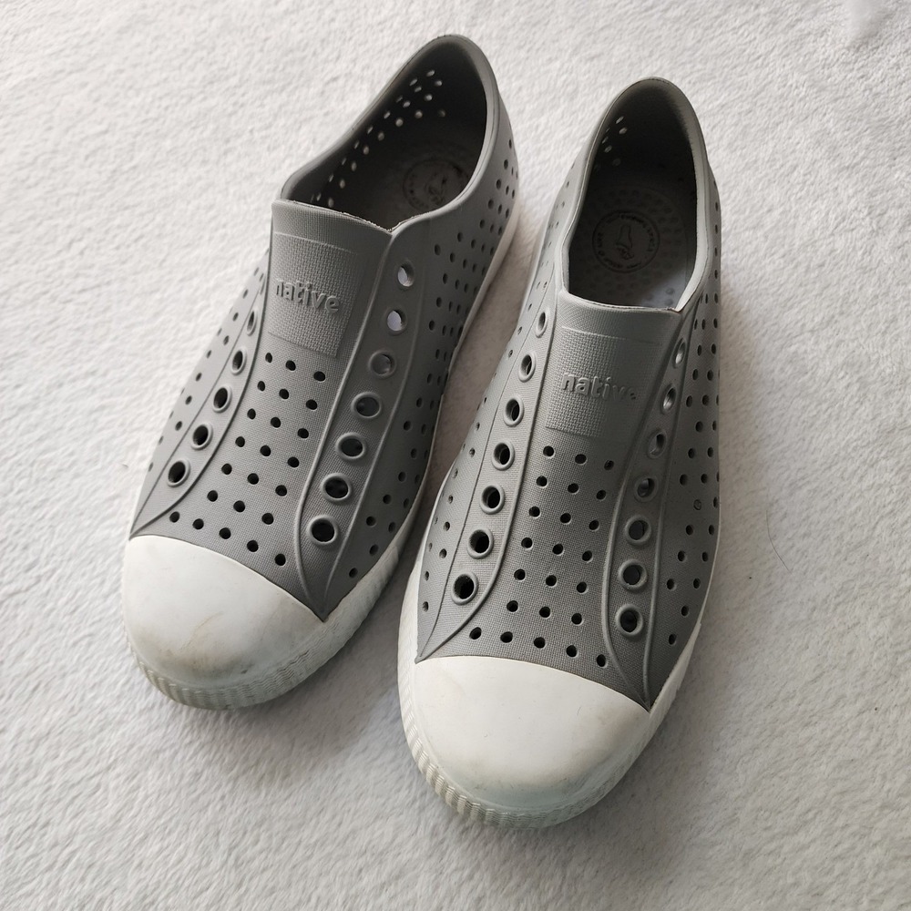 Native Jefferson Slip On Shoes Womens 7 Grey Perforated Beach Summer Sandals